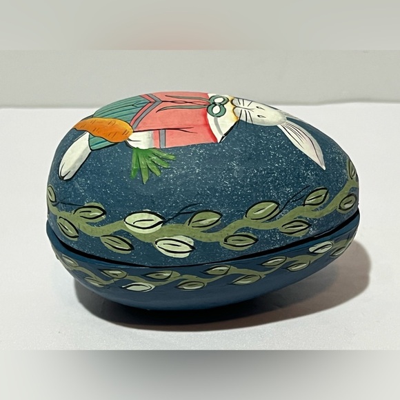 Vintage Paper Mache Hand Painted Bunny Rabbit Easter Egg Gift Box - Picture 3 of 14